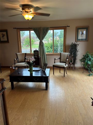 47A Camino Montoya, Santa Fe, NM 87507