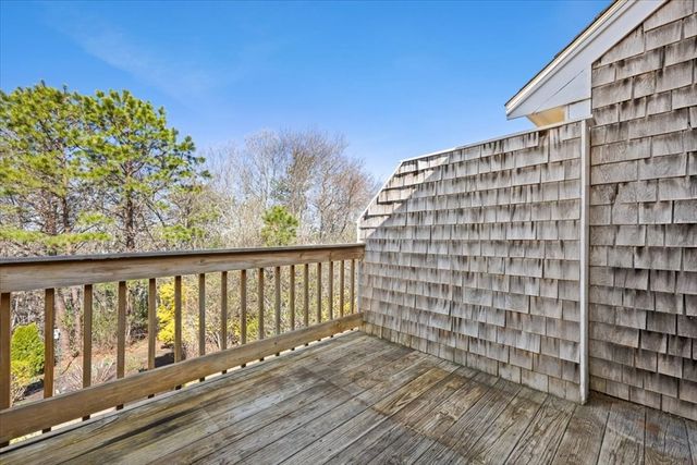 30 Harbor Hill Dr 30, Bourne, MA 02532