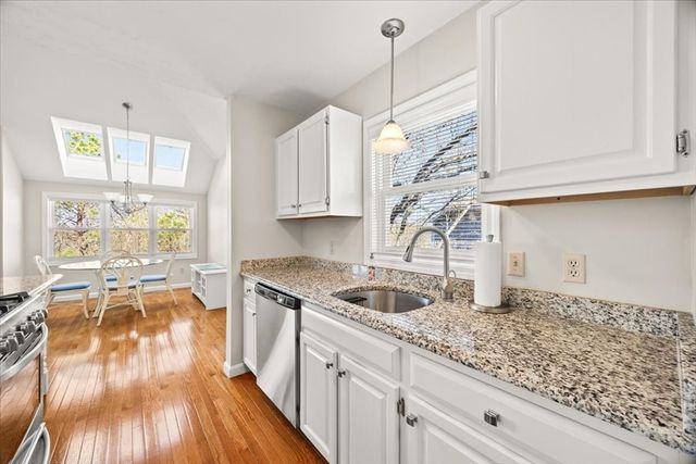30 Harbor Hill Dr 30, Bourne, MA 02532