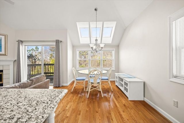 30 Harbor Hill Dr 30, Bourne, MA 02532