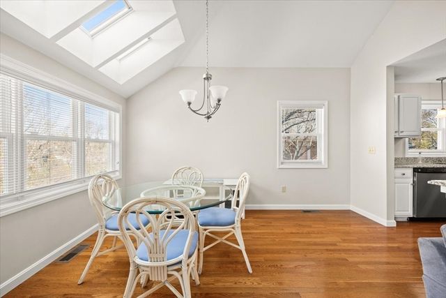 30 Harbor Hill Dr 30, Bourne, MA 02532