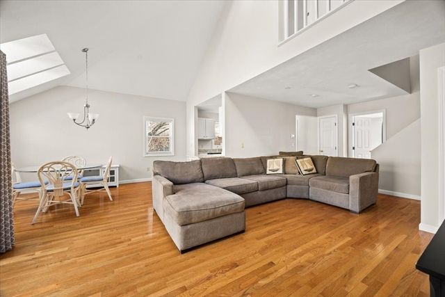 30 Harbor Hill Dr 30, Bourne, MA 02532
