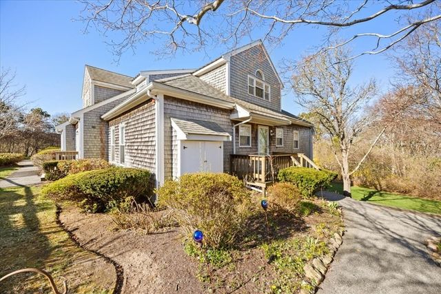 30 Harbor Hill Dr 30, Bourne, MA 02532