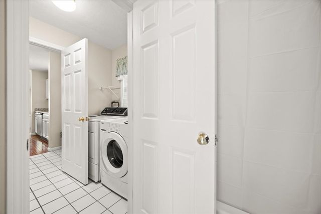 30 Harbor Hill Dr 30, Bourne, MA 02532