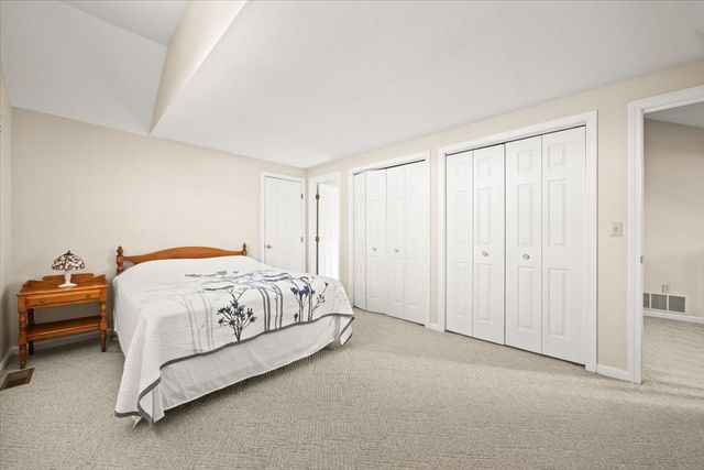 30 Harbor Hill Dr 30, Bourne, MA 02532