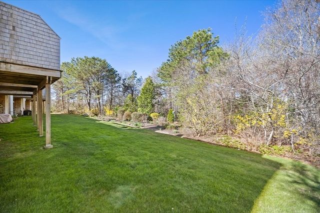 30 Harbor Hill Dr 30, Bourne, MA 02532