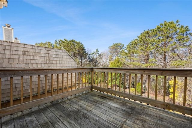 30 Harbor Hill Dr 30, Bourne, MA 02532