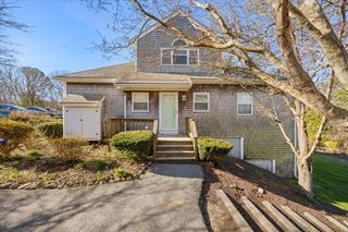 30 Harbor Hill Dr 30, Bourne, MA 02532