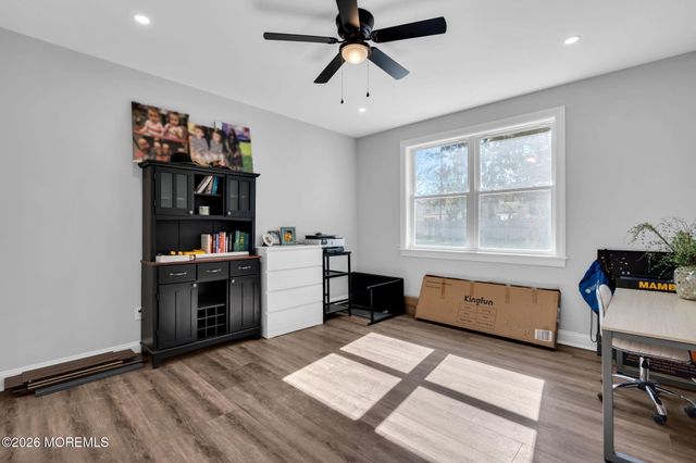 817 Naryshkin Way, Toms River, NJ 08753