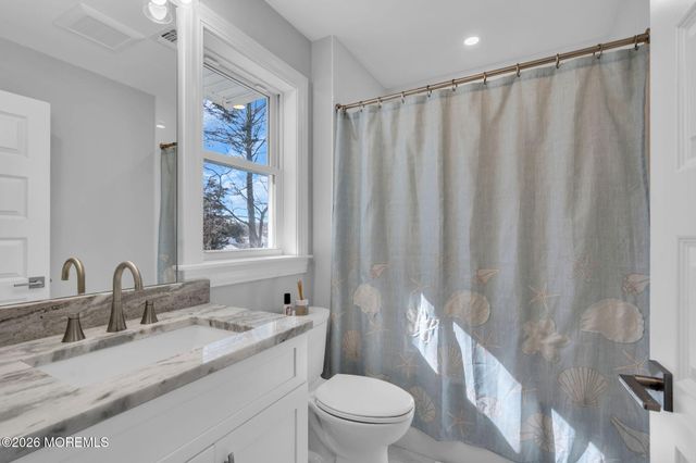 817 Naryshkin Way, Toms River, NJ 08753