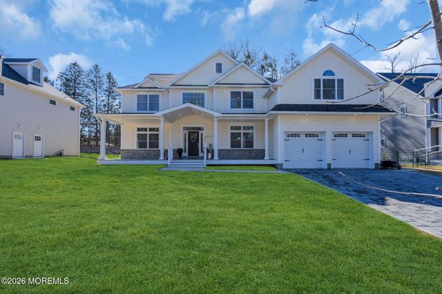817 Naryshkin Way, Toms River, NJ 08753
