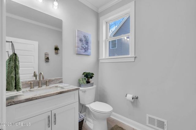 817 Naryshkin Way, Toms River, NJ 08753