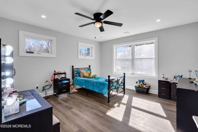 817 Naryshkin Way, Toms River, NJ 08753