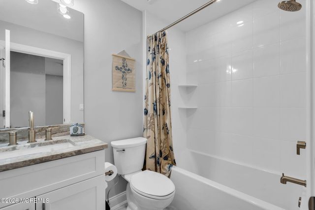 817 Naryshkin Way, Toms River, NJ 08753