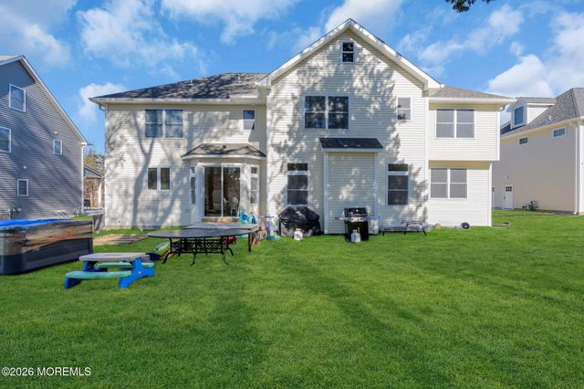 817 Naryshkin Way, Toms River, NJ 08753