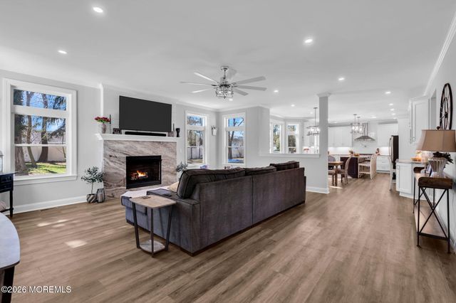 817 Naryshkin Way, Toms River, NJ 08753