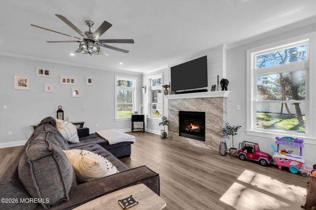 817 Naryshkin Way, Toms River, NJ 08753