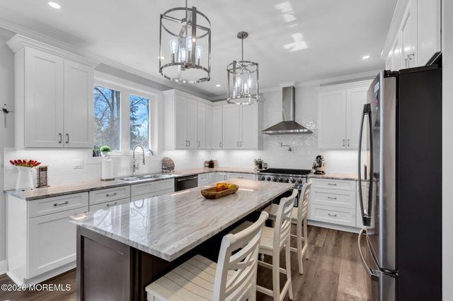 817 Naryshkin Way, Toms River, NJ 08753