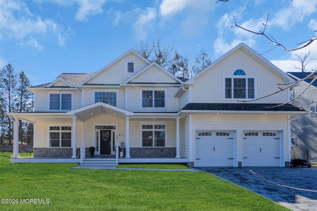 817 Naryshkin Way, Toms River, NJ 08753