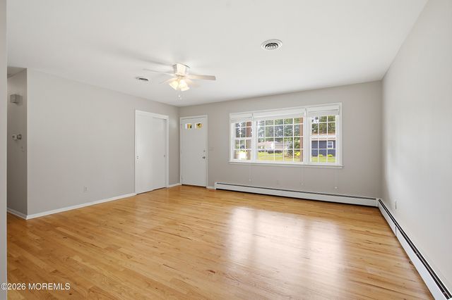 943 N Edgebrook Drive N, Toms River, NJ 08757