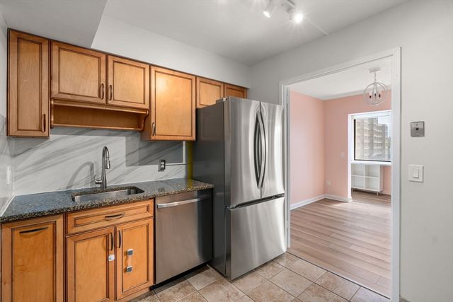 250 Hammond Pond Parkway 609N, Newton, MA 02467