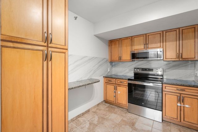 250 Hammond Pond Parkway 609N, Newton, MA 02467