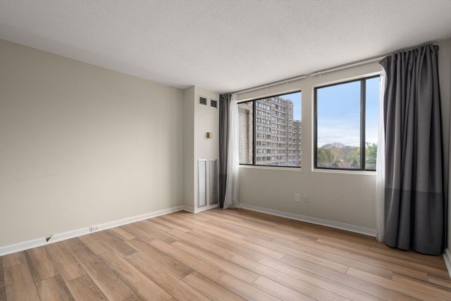 250 Hammond Pond Parkway 609N, Newton, MA 02467