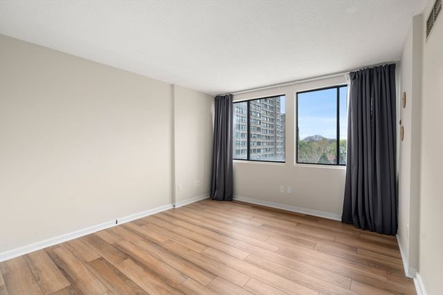 250 Hammond Pond Parkway 609N, Newton, MA 02467