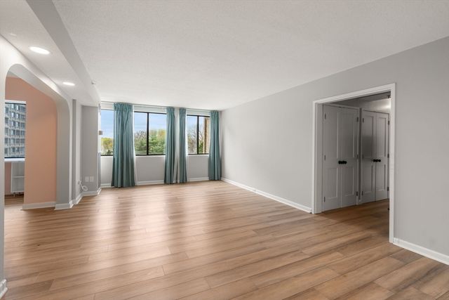 250 Hammond Pond Parkway 609N, Newton, MA 02467