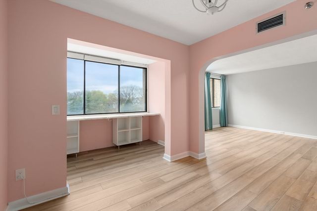 250 Hammond Pond Parkway 609N, Newton, MA 02467