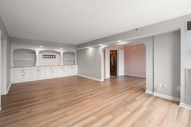 250 Hammond Pond Parkway 609N, Newton, MA 02467