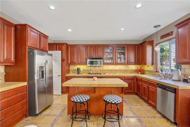 21809 Taylor Ct., Saugus, CA 91390