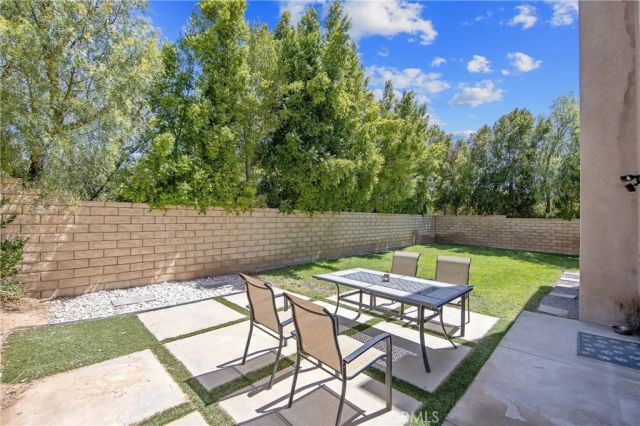 21809 Taylor Ct., Saugus, CA 91390