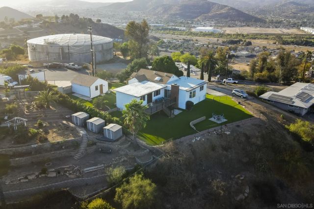 9465 Emerald Grove Ave, Lakeside, CA 92040