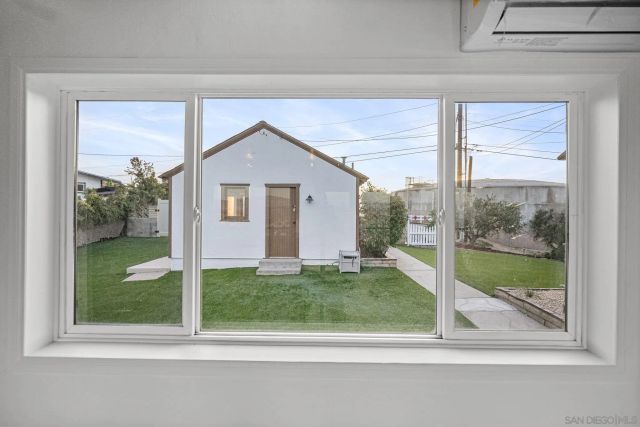 9465 Emerald Grove Ave, Lakeside, CA 92040