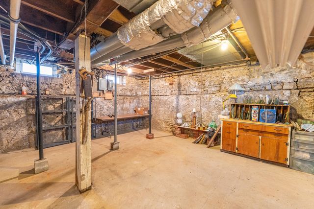 7093 Forest Preserve Road, Rockton, IL 61072