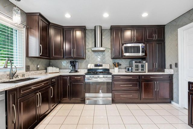 W127S9657 Scott Krause DRIVE, Muskego, WI 53150