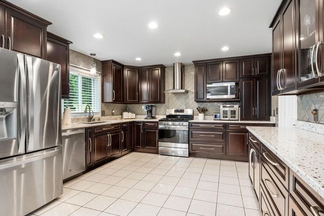 W127S9657 Scott Krause DRIVE, Muskego, WI 53150
