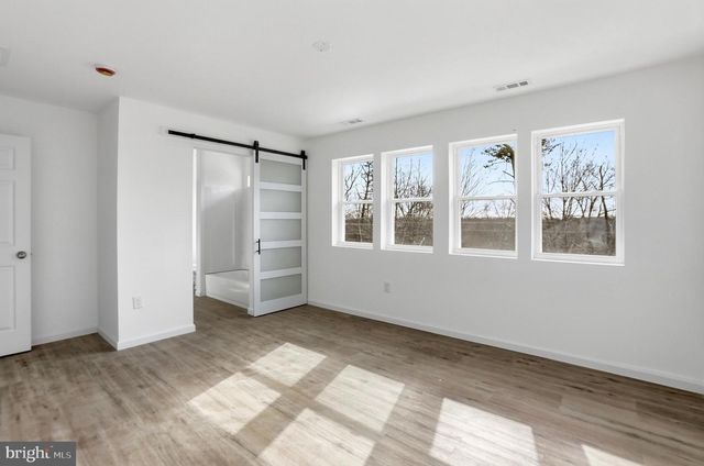 607 SOUTH LAKEVIEW, Cross Junction, VA 22625