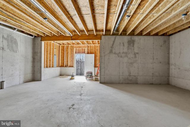 607 SOUTH LAKEVIEW, Cross Junction, VA 22625