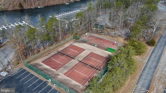 607 SOUTH LAKEVIEW, Cross Junction, VA 22625