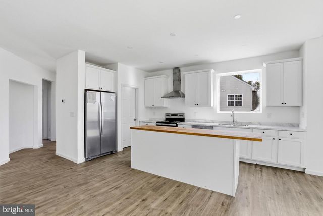 607 SOUTH LAKEVIEW, Cross Junction, VA 22625