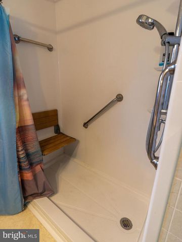 24 CHARLES PL, Pennsville, NJ 08070