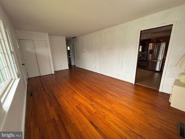 24 CHARLES PL, Pennsville, NJ 08070