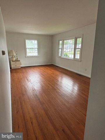 24 CHARLES PL, Pennsville, NJ 08070