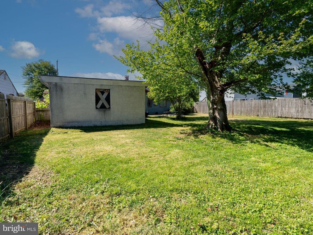 Image 11 of property listing at 24 CHARLES PL, Pennsville, NJ 08070
