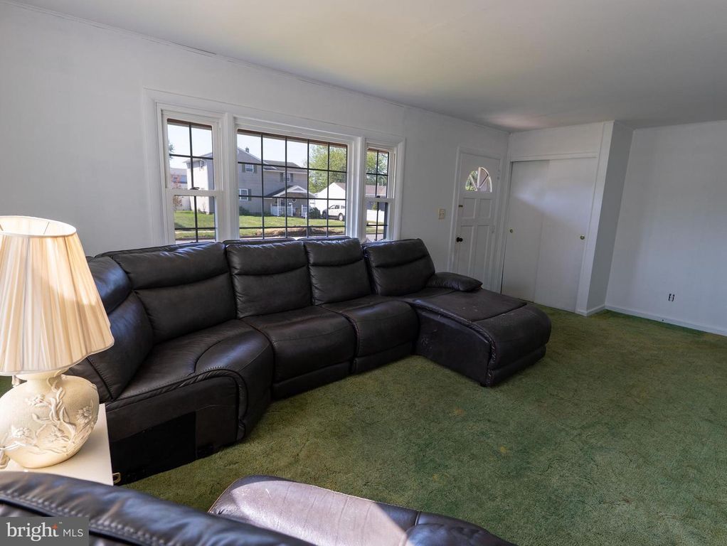 Image 14 of property listing at 24 CHARLES PL, Pennsville, NJ 08070