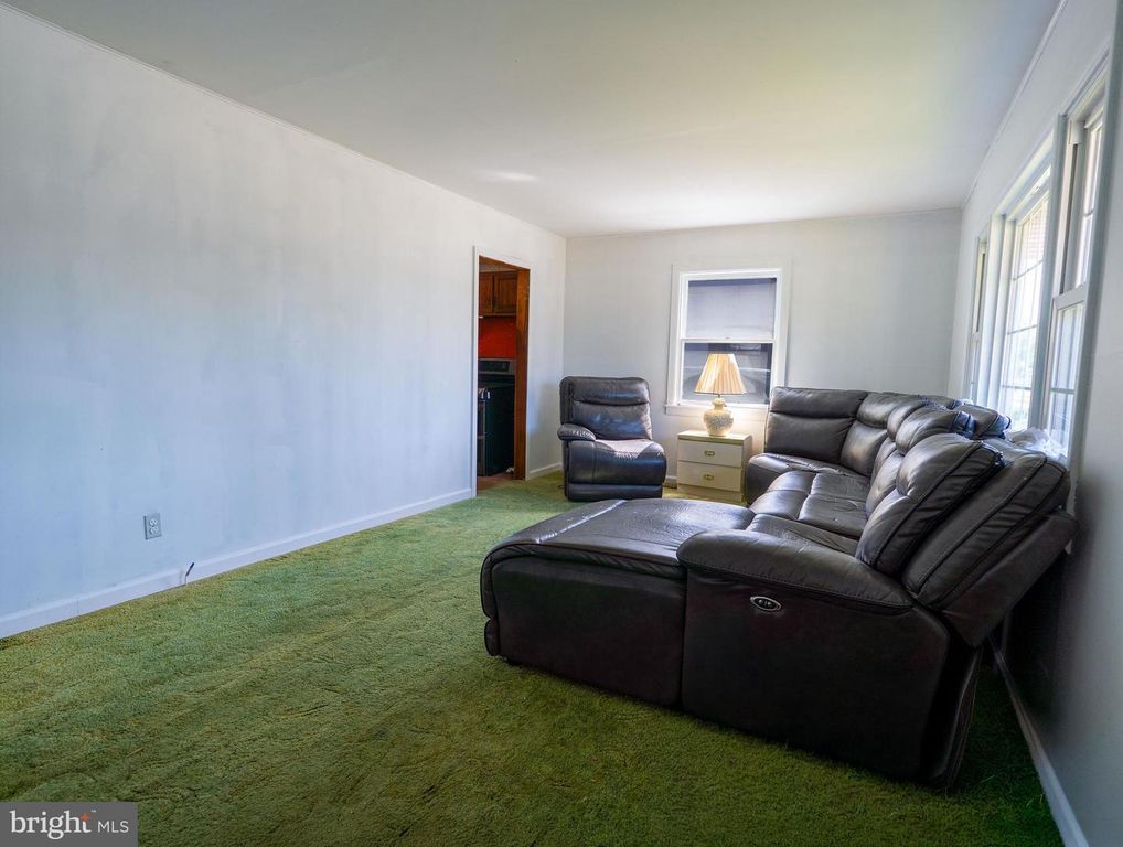 Image 15 of property listing at 24 CHARLES PL, Pennsville, NJ 08070