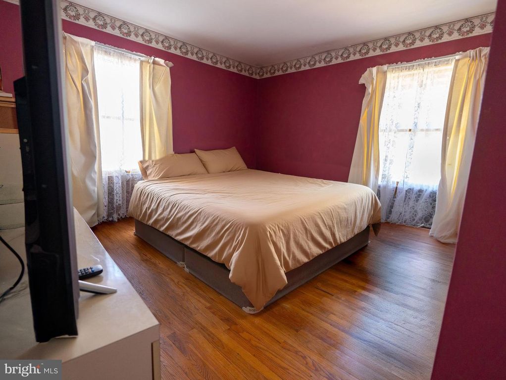 Image 23 of property listing at 24 CHARLES PL, Pennsville, NJ 08070
