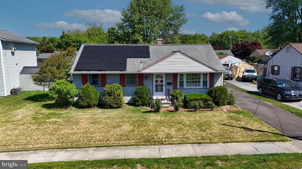 Image 2 of property listing at 24 CHARLES PL, Pennsville, NJ 08070